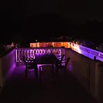 The Dragonfly Retreat מאלגה